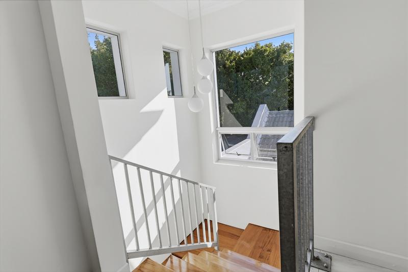 To Let 5 Bedroom Property for Rent in Pinelands Western Cape